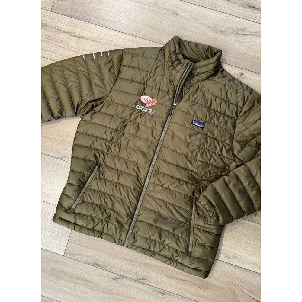 Men's Patagonia Green Olive (Camo Interior) Down Coat Jacket XXL 2XL CA Mile - Picture 1 of 7